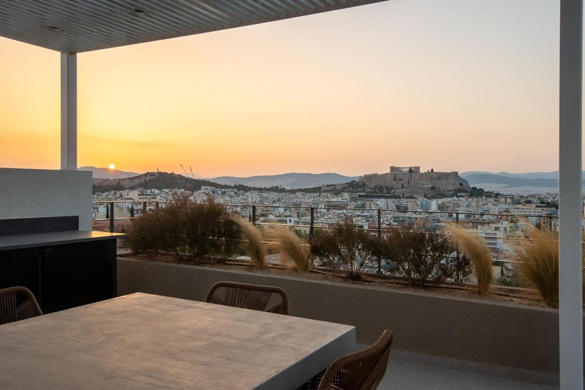 Urban With Stunning Acropolis View & Roofdeck *