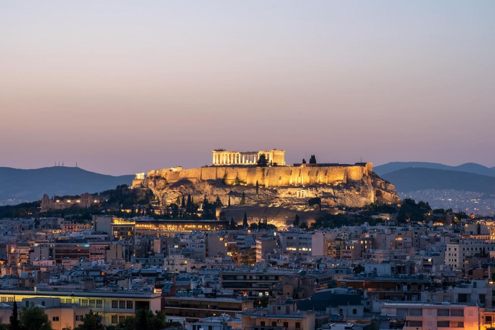 Urban With Stunning Acropolis View & Roofdeck Apartment *