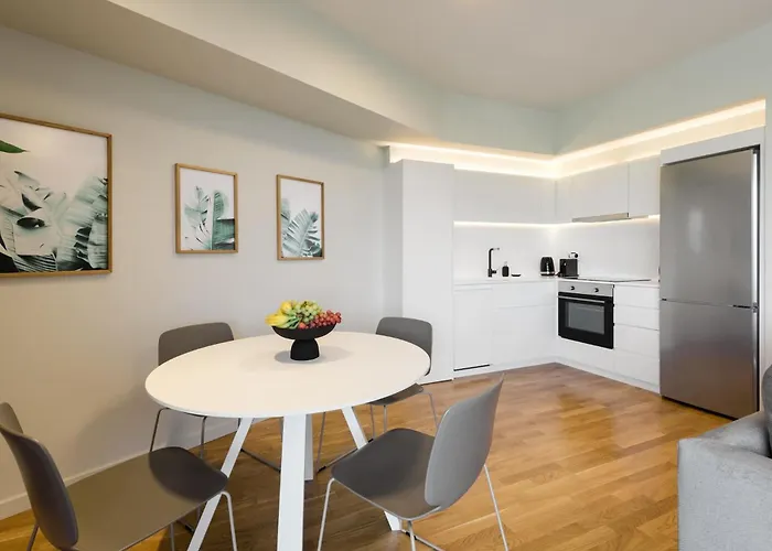 Urban Apt With Stunning Acropolis View & Roofdeck
