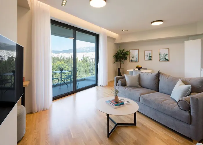 Urban Apt With Stunning Acropolis View & Roofdeck